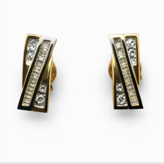 18 KT Gold Modern Diamond Stud Earrings