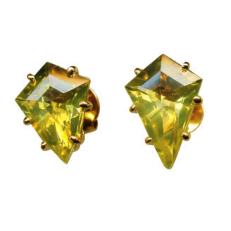 18 KT Gold Amethyst Stud Earrings