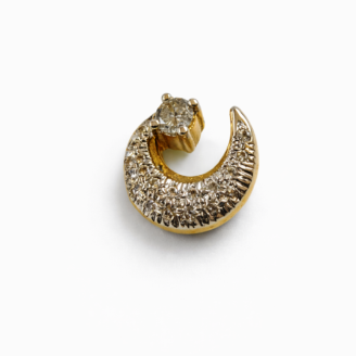 18 KT Gold Minimal Curve Diamond Pendant