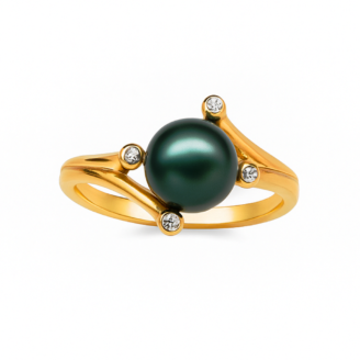 18 KT Yellow Gold Pearl & Diamond Ring