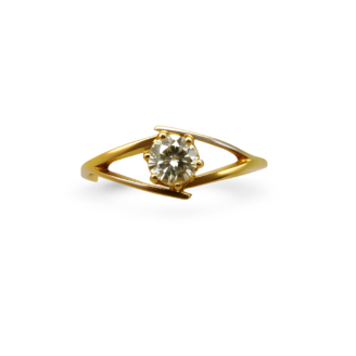 18 KT Gold Diamond Designer Ring