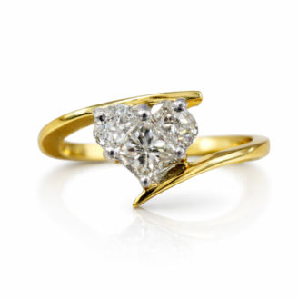 18 KT Gold Diamond Heart Design Ring